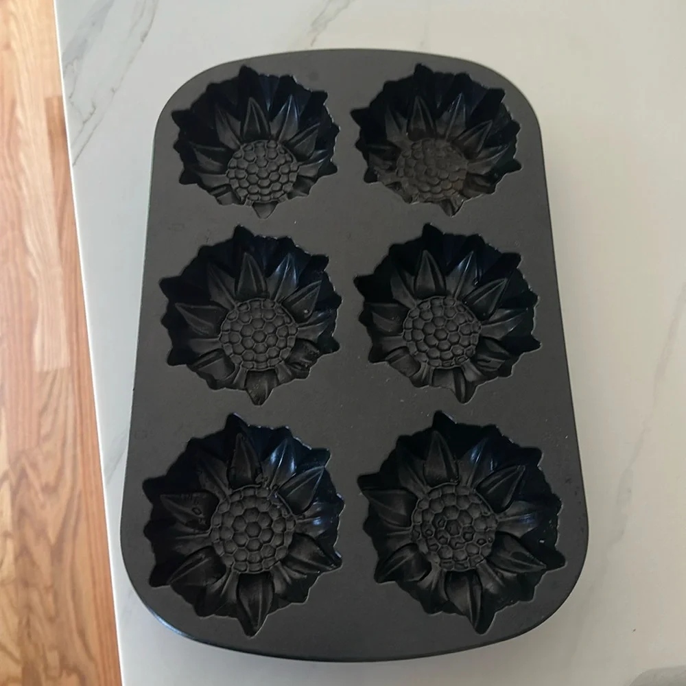Nordic Ware Sunflower Muffin Pan